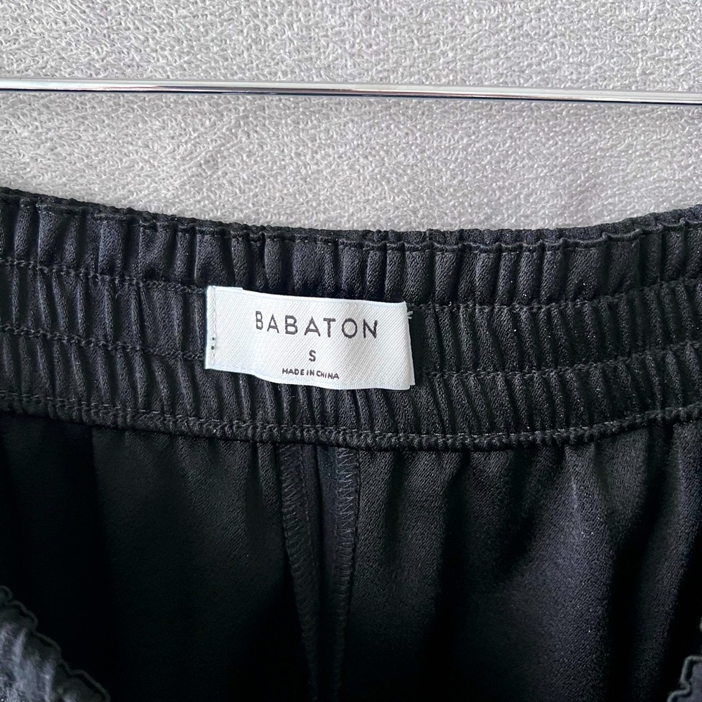 Aritzia Babaton Pull On Chiffon Black Shorts Womens Size small